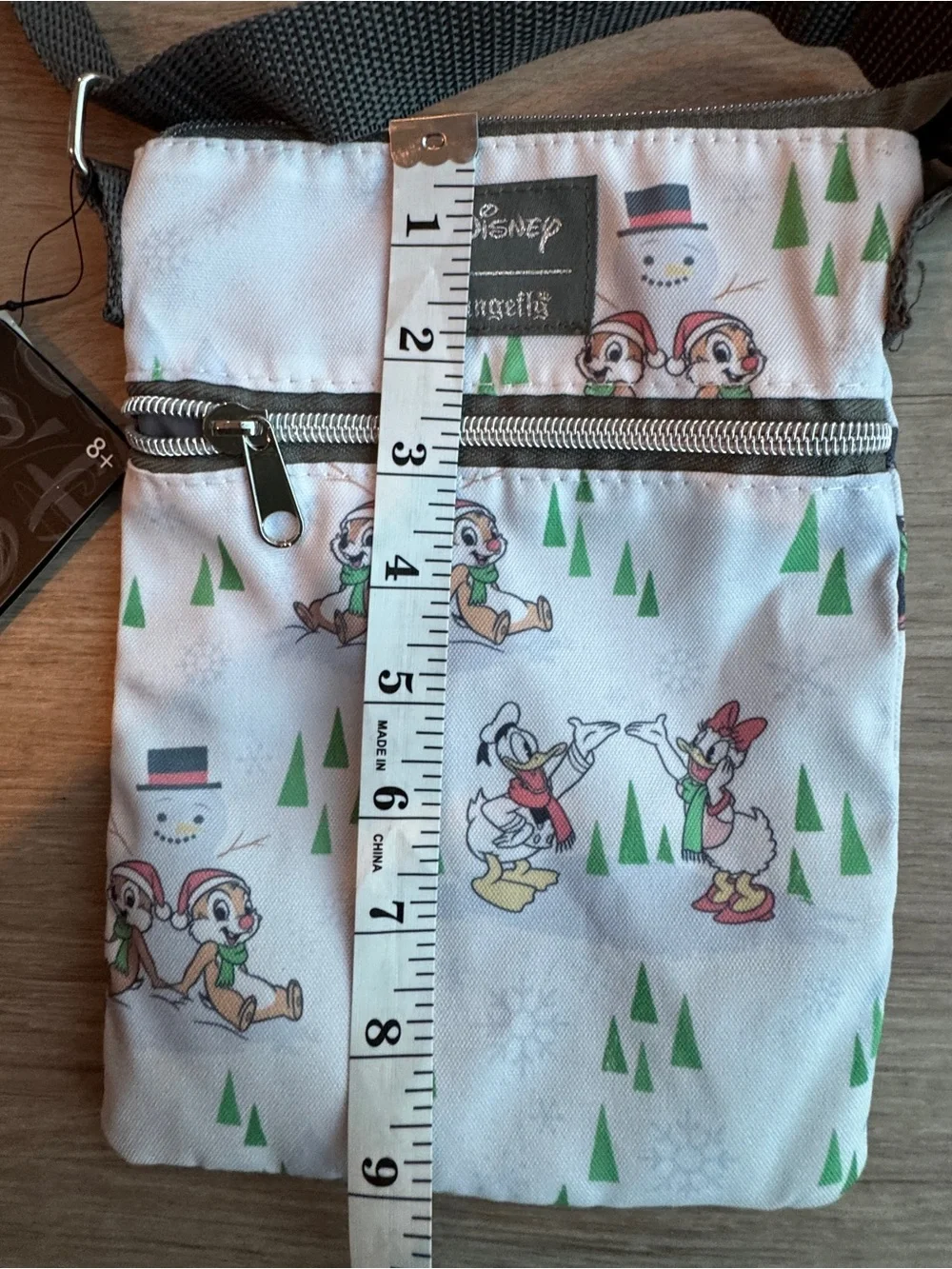 LOUNGEFLY Disney Winter Friends Crossbody Bag NWT - Picture 5 of 8